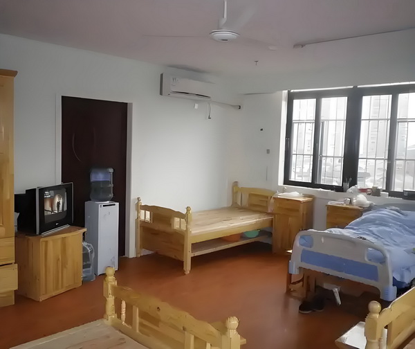 阿娇一个人独居北京3居室，自称比香港要便宜